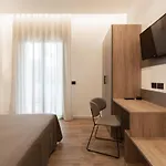 Renzo Hotel 3*