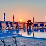 Renzo Hotel 3*