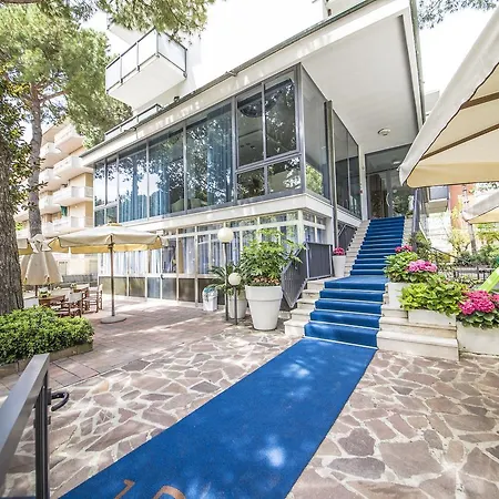 Renzo Hotel