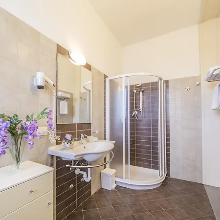 Hotel Renzo