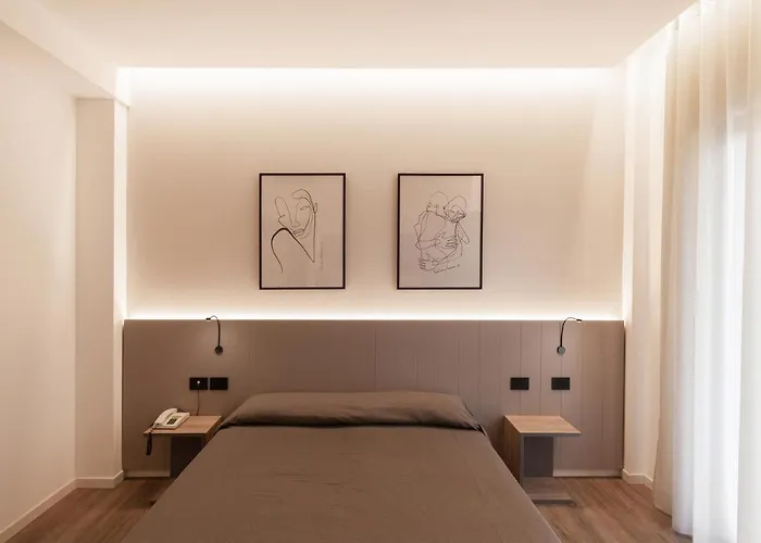 Renzo فندق تْشيزيناتيكو